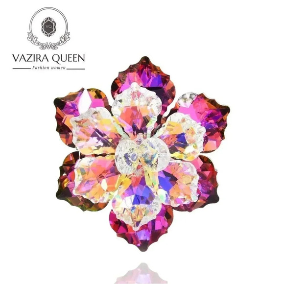 VQ Flower Brooch - Picture 1 of 7